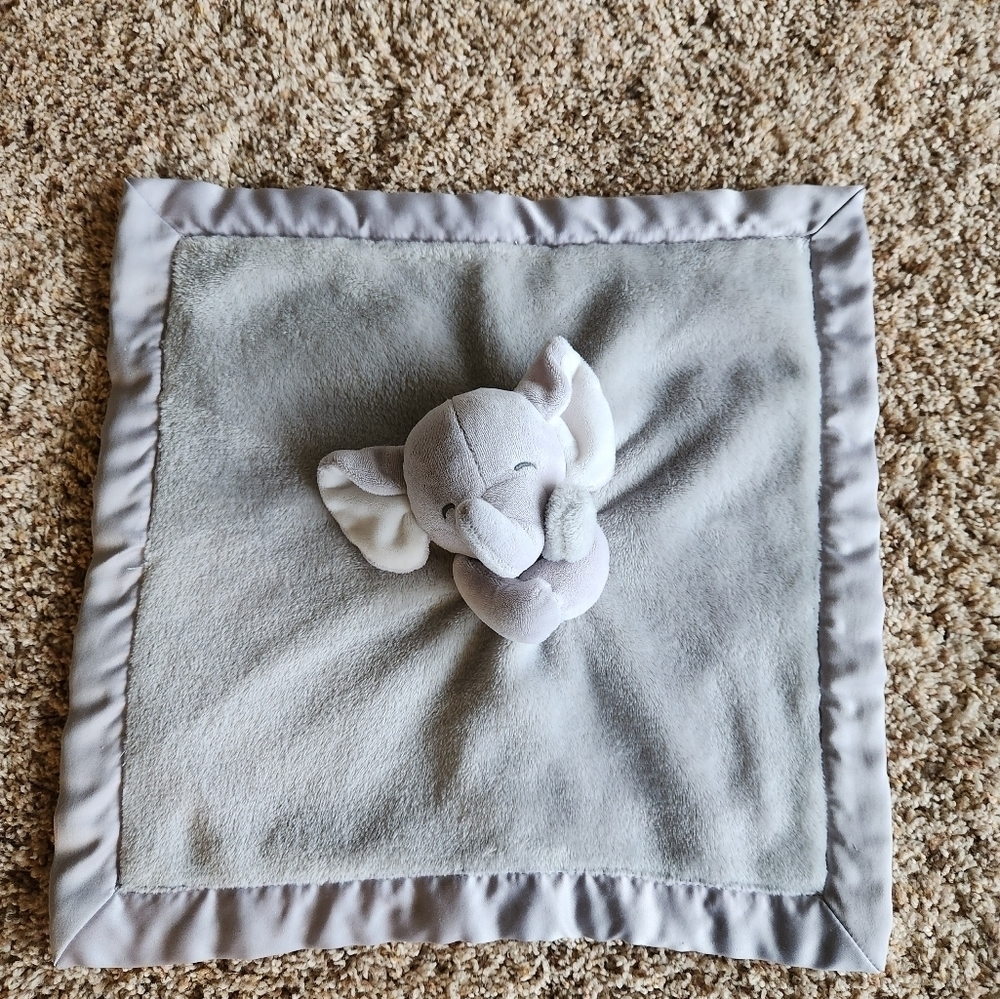 Carter's elephant security blanket - Picture 4 of 6